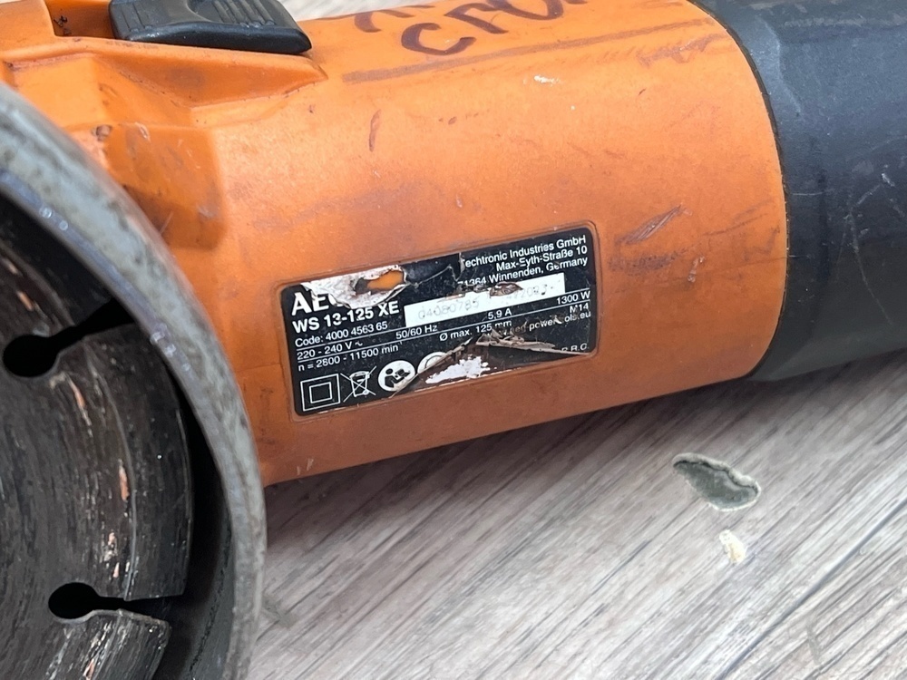 Угловая шлифмашина AEG WS 13-125XE