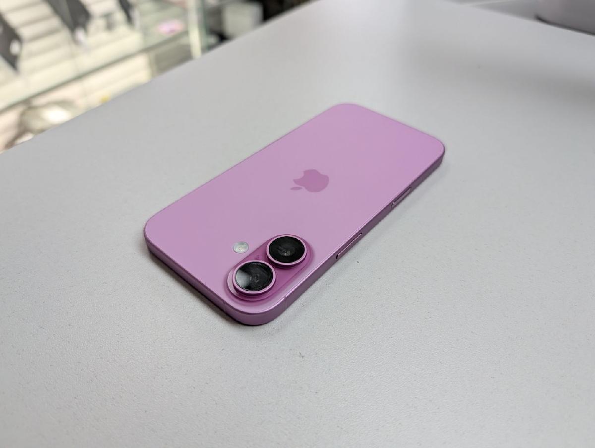 Смартфон Apple Iphone 16 128Gb
