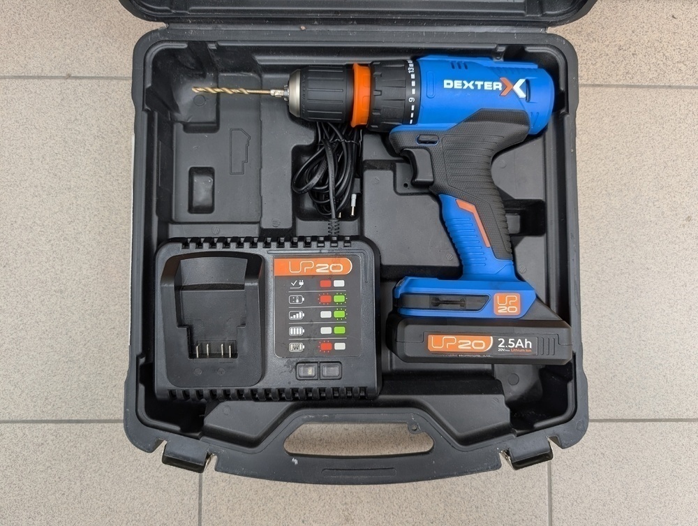 Шуруповерт Dexter 20VSD2-35RCA.1A;