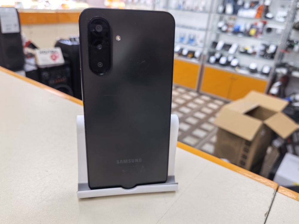 Смартфон Samsung Galaxy A17 8/256
