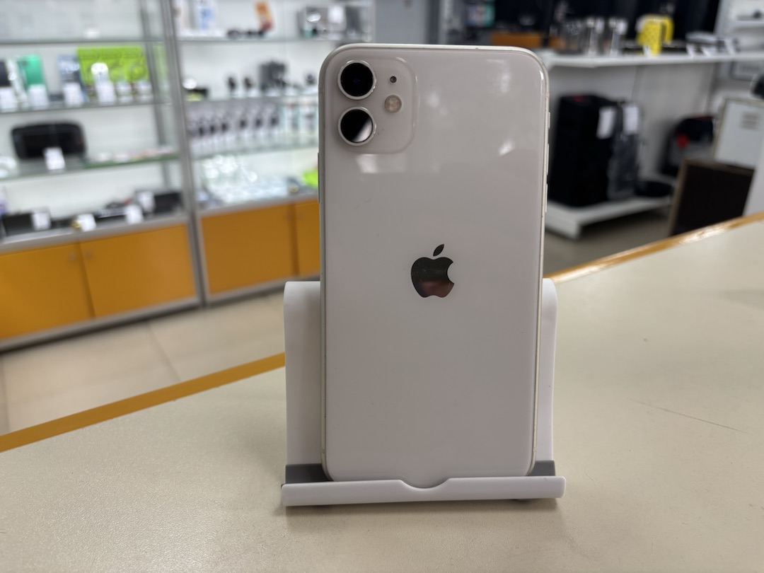 Смартфон Apple iPhone 11 64Gb