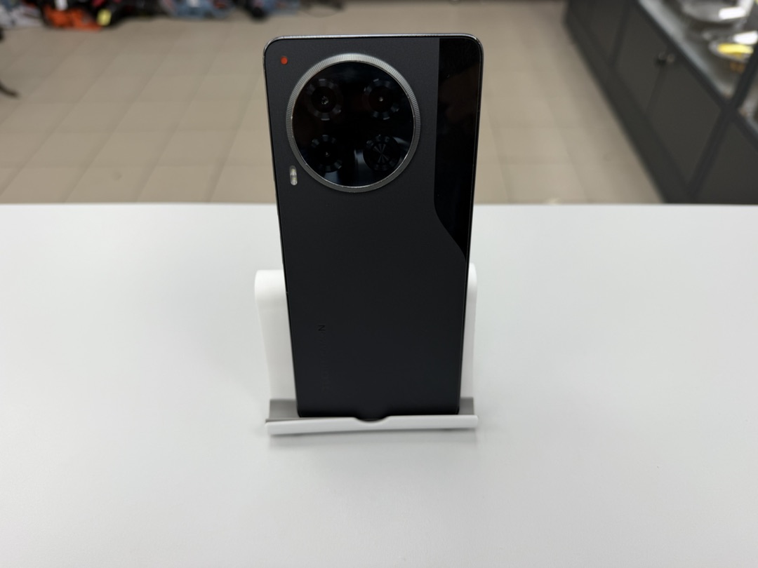 Смартфон Tecno Camon 30 8/256
