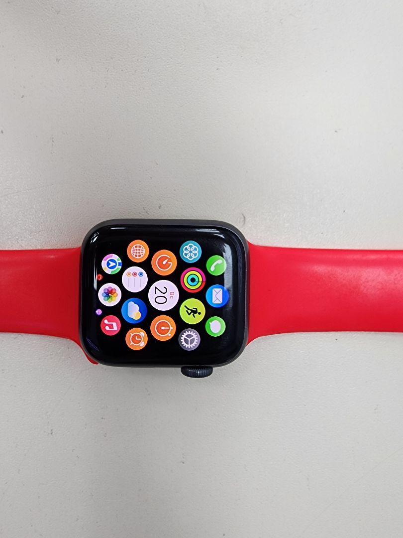 Смарт-часы Apple Watch Series 4 40 мм