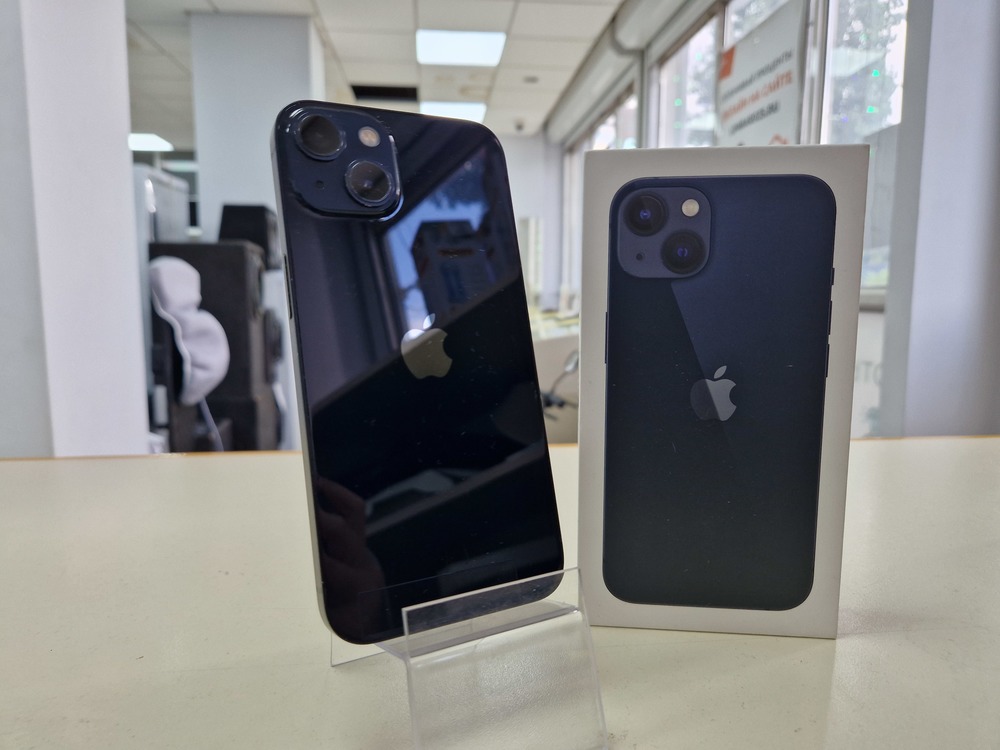 Смартфон Apple iPhone 13 128Gb