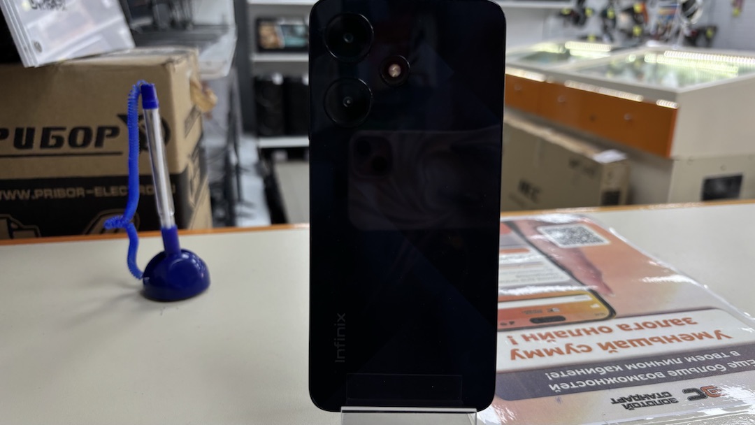 Смартфон Infinix HOT 30i 4/64