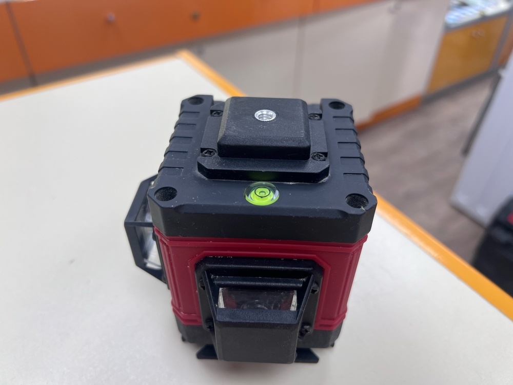 Нивелир Elitech ПЛ 12Л ЗЕЛ