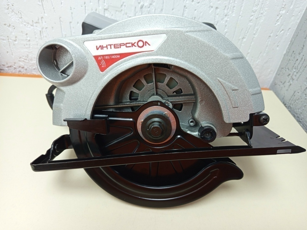 Дисковая пила Интерскол ДП-185/1400М (785.1.0.70)