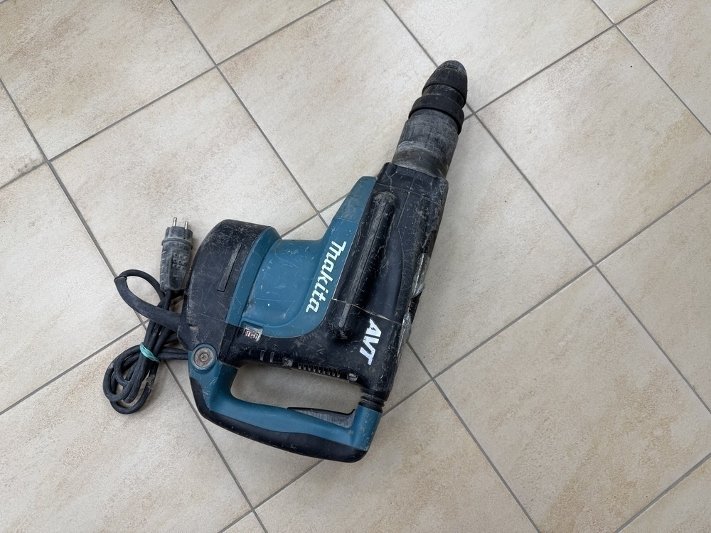 Отбойный молоток Makita HR5211C