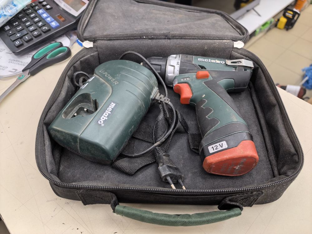 Шуруповерт Metabo BS 12V 2А/ч