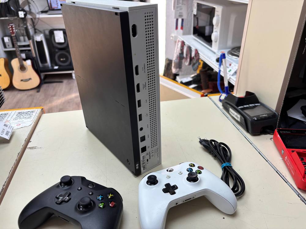 Игровая приставка Xbox One S 500Gb