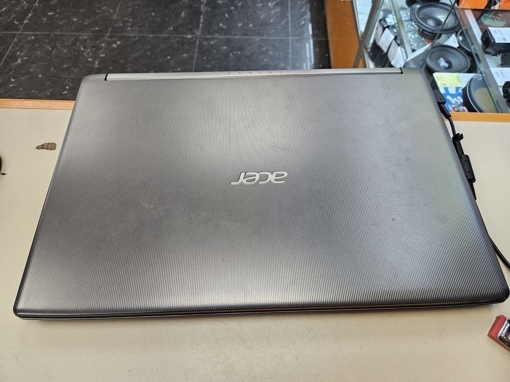 Ноутбук Acer; Core i5-7200U, GeForce 940MX, 6 Гб, Нет, 500 Гб