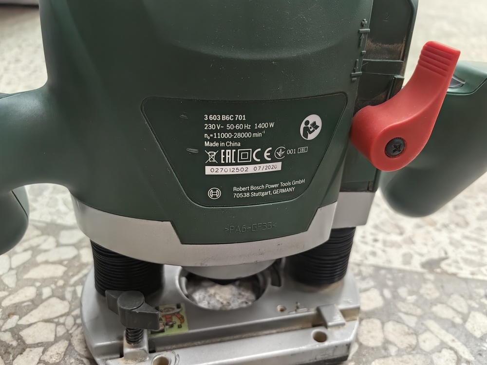 Фрезер Bosch POF 1400 ACE