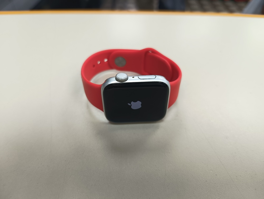Смарт-часы Apple Watch SE 2022 44mm