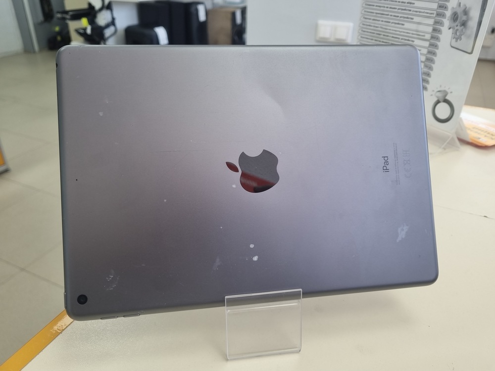 Планшет Apple iPad 8 32ГБ  (2020 A2270 (Wi-Fi)