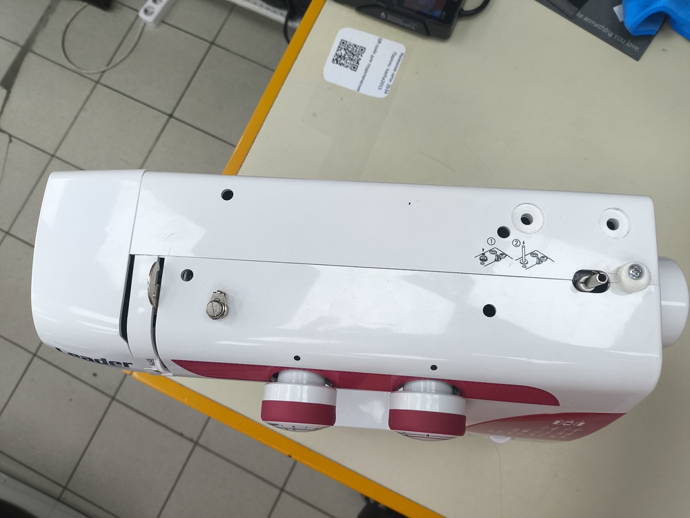 Швейная машина Leader Paradise