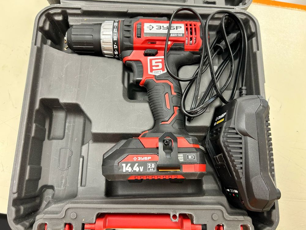 Шуруповерт Зубр ДШЛ-145-22