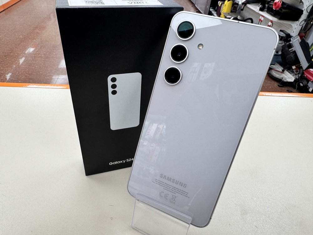 Смартфон Samsung Galaxy S24 FE 8/256