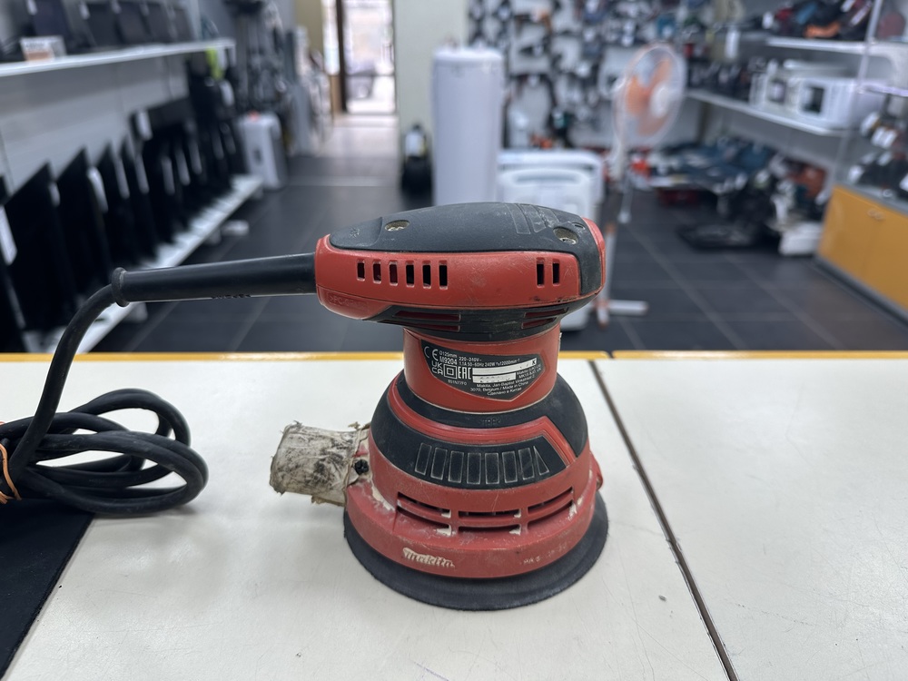Шлифовальная машина Makita M9204
