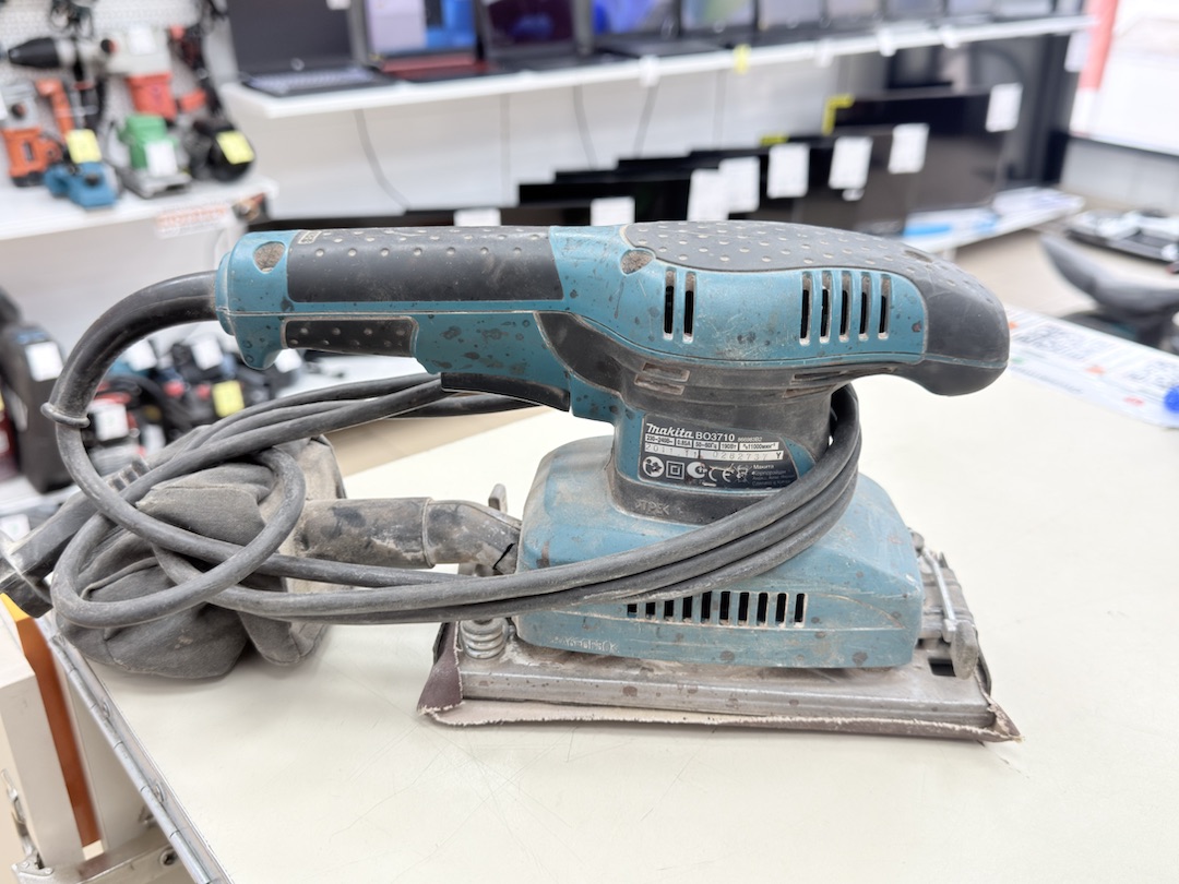 Шлифовальная машина Makita BO3710