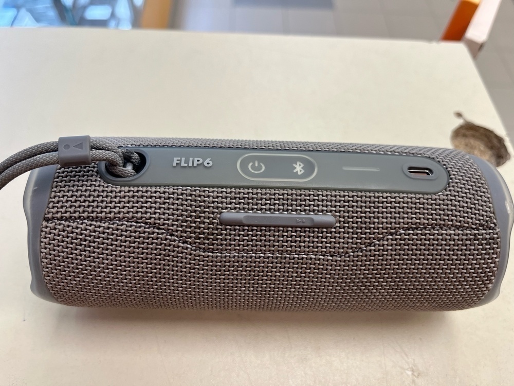 Портативная акустика JBL Flip 6;