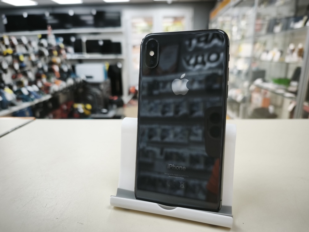 Смартфон Apple iPhone X 64Gb