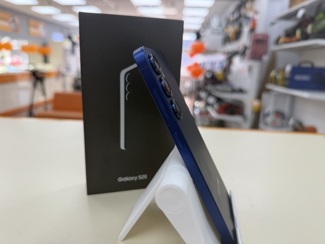 Смартфон Samsung Galaxy S25 12/256