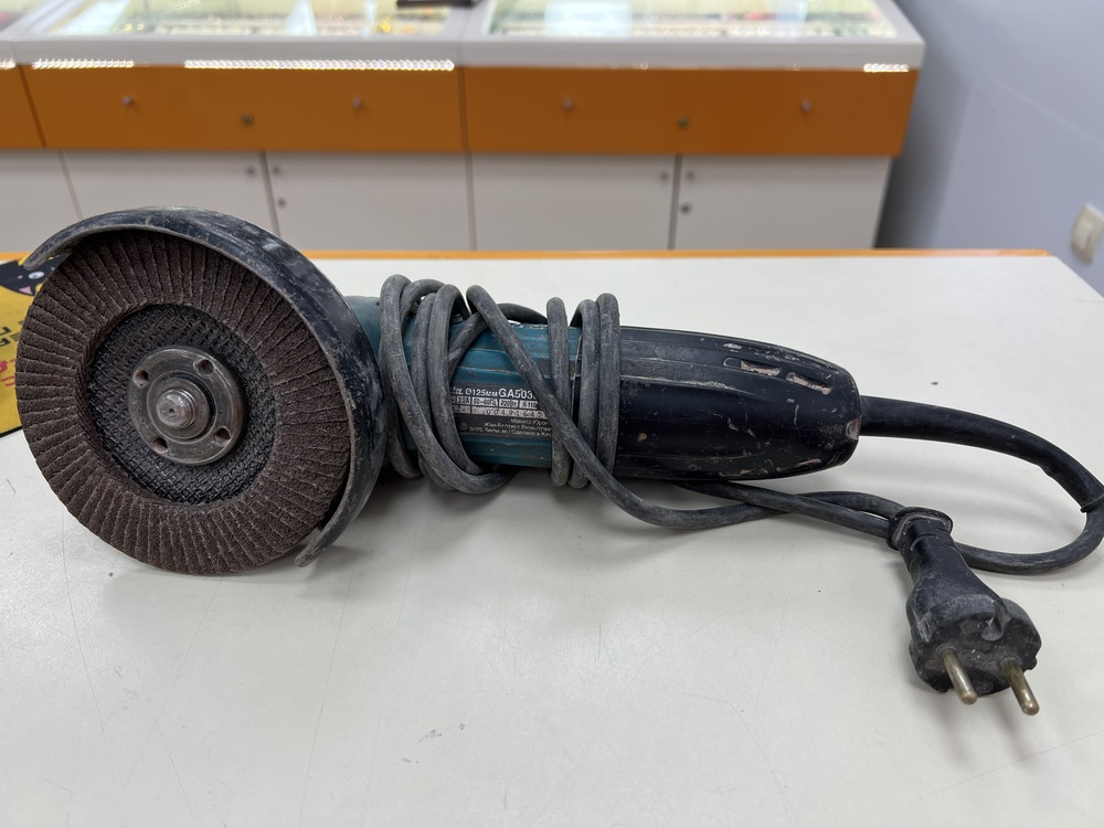 Угловая шлифмашина Makita GA5030