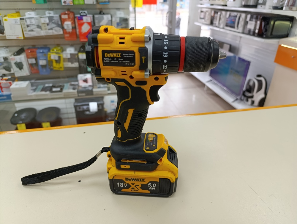 Шуруповерт Dewalt 18V XR;