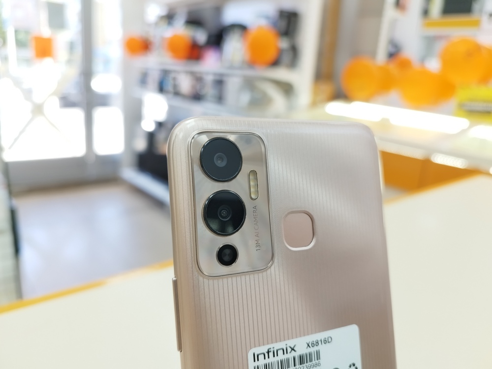 Смартфон Infinix HOT 12 PLAY 4/64