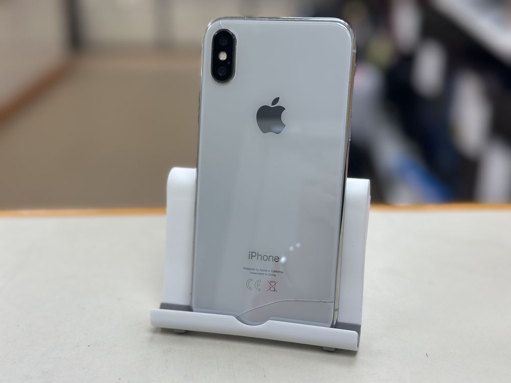 Смартфон Apple iPhone X 64Gb