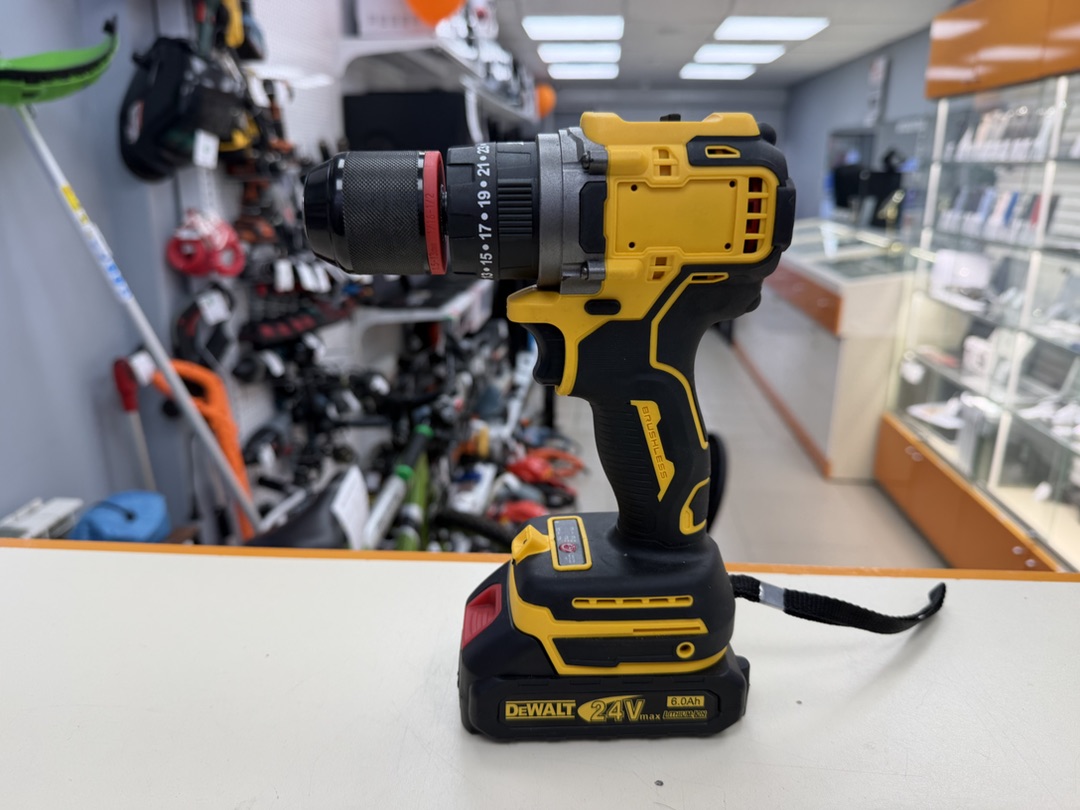 Шуруповерт Dewalt 24V