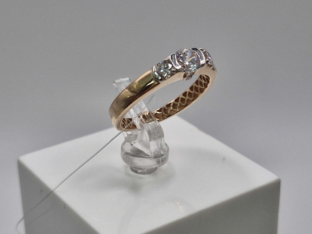 К13213100 КОЛЬЦО С КАМНЯМИ (Au 585)