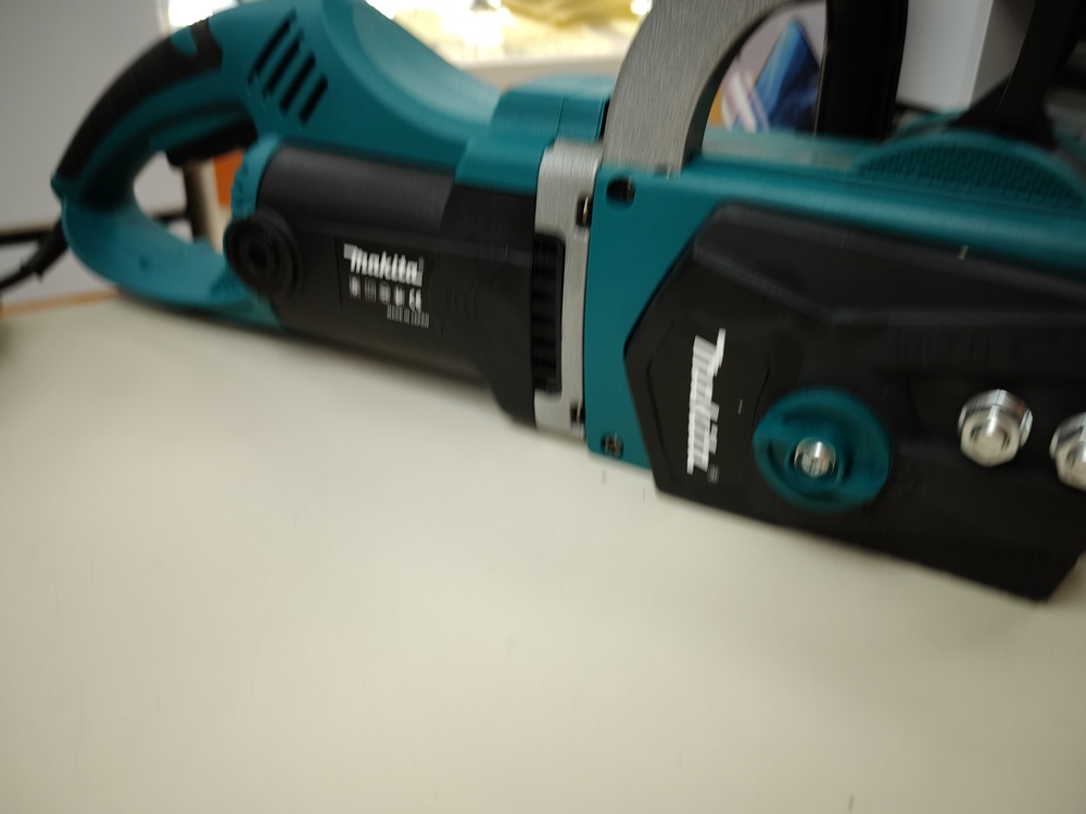 Электропила Makita UC4042ASP