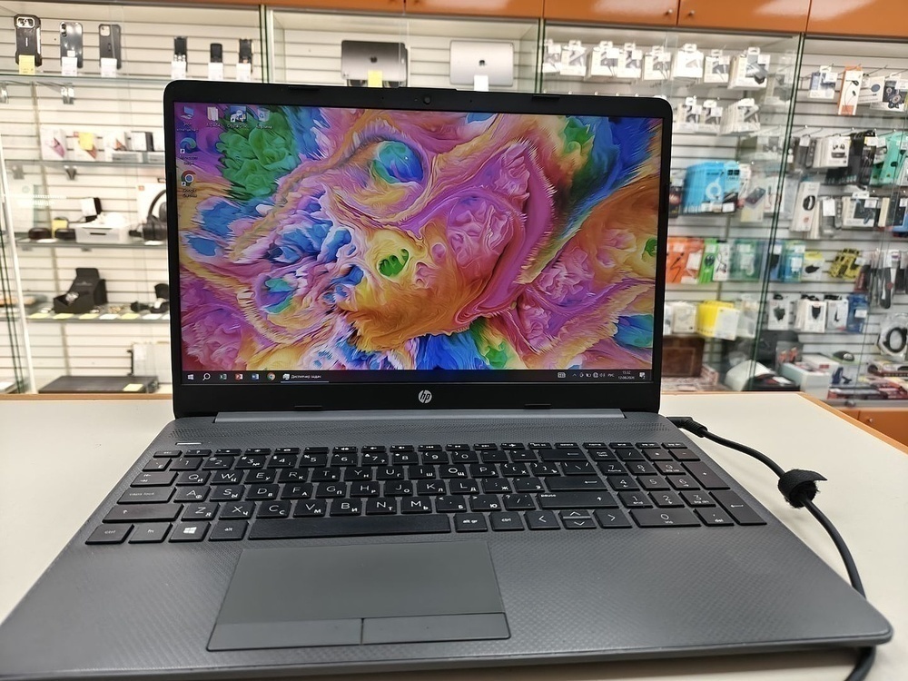 Ноутбук HP 250 g8; Core i5-1035G1, Intel UHD Graphics, 8 Гб, 240 Гб, Нет