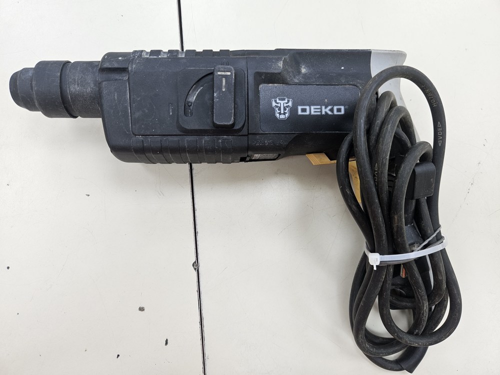 Перфоратор Deko DKH650W