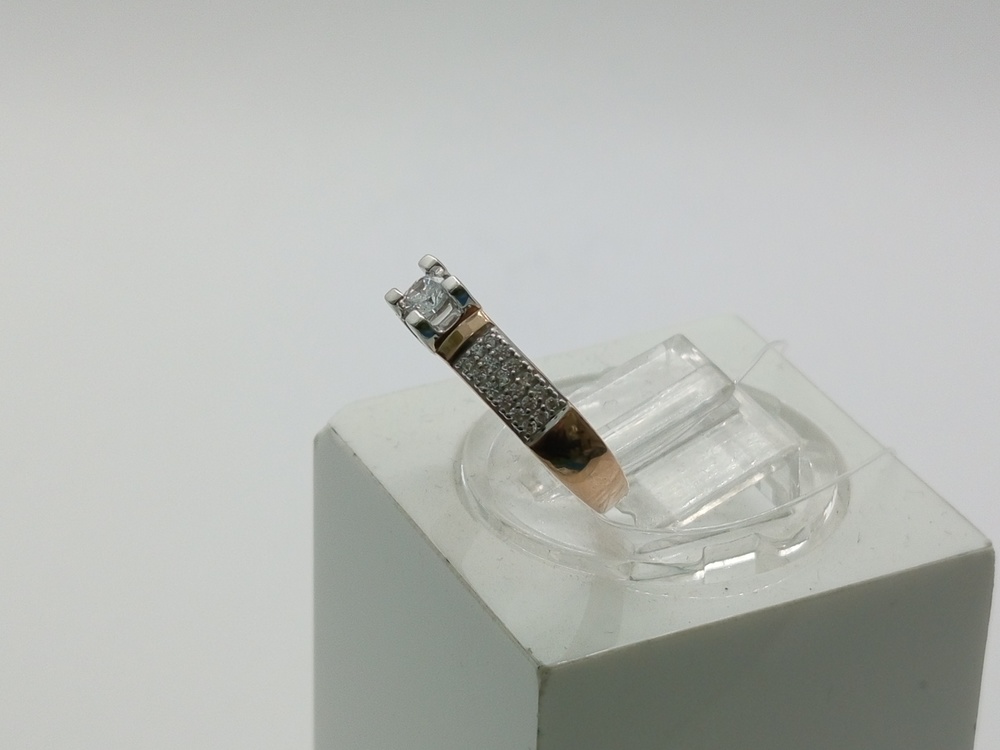 КОЛЬЦО С КАМНЯМИ (Au 585)