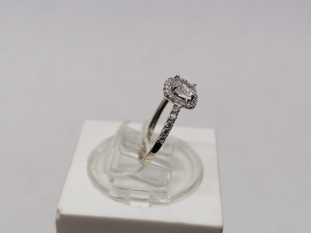 КОЛЬЦО С КАМНЯМИ (Au 585)