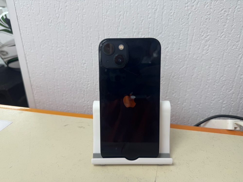 Смартфон Apple iPhone 13 128Gb