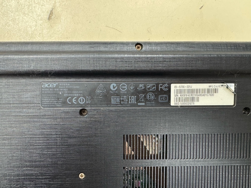 Ноутбук Acer Aspire E5-573 Series; Core i3-5005U, GeForce 920M, 8 Гб, 120 Гб, 1 Tb