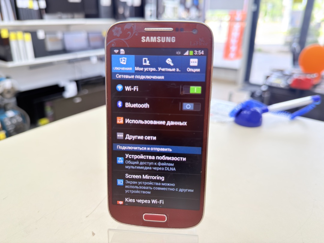 Смартфон Samsung GT-I9190