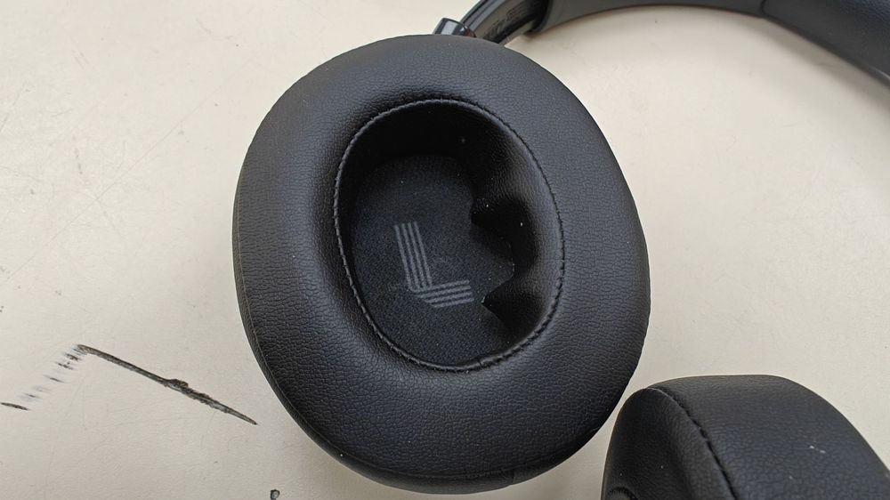 Наушники беспроводные JBL Tune 720BT;