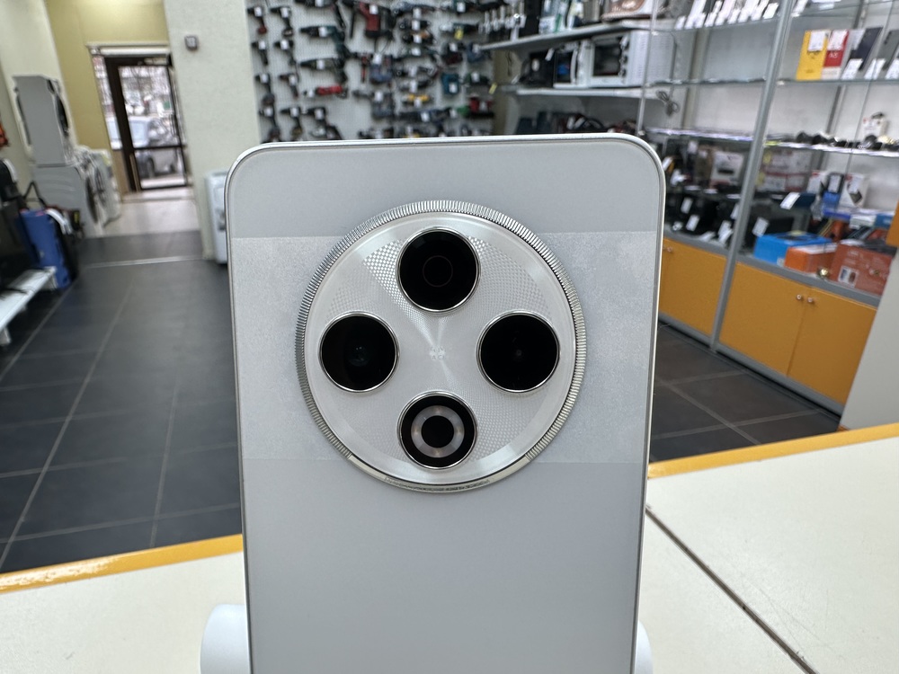Смартфон Tecno SPARK 30 8/128