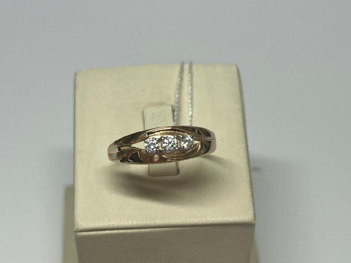 КОЛЬЦО С КАМНЯМИ (Au 585)