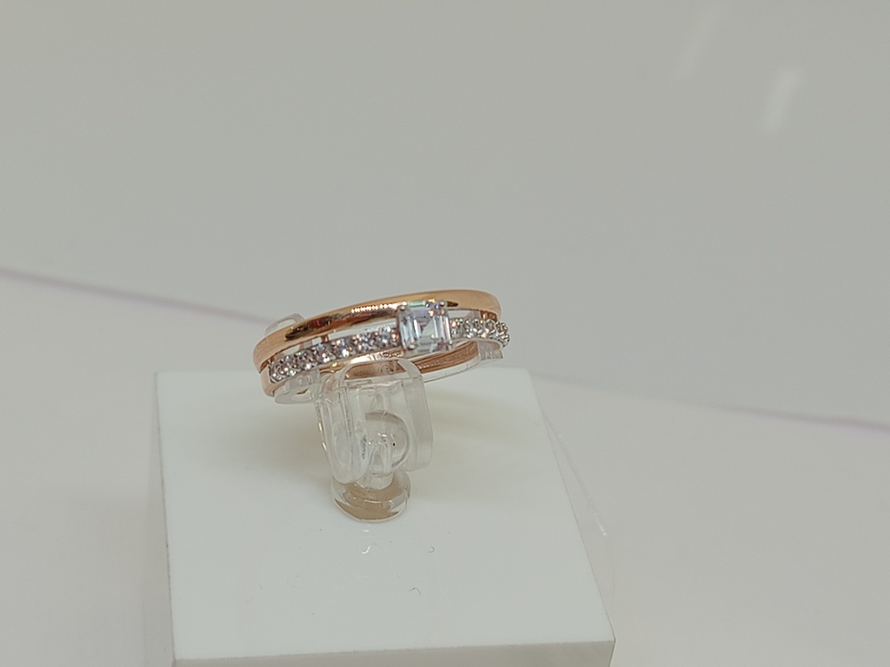 КОЛЬЦО С КАМНЯМИ (Au 585)