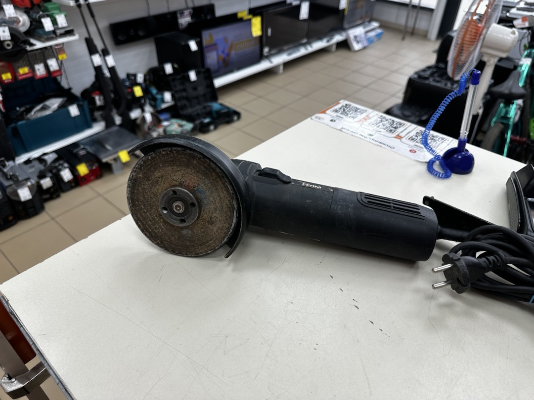 Угловая шлифмашина Ferm AGM1095P