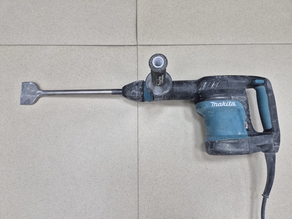 Отбойный молоток Makita HM0870C