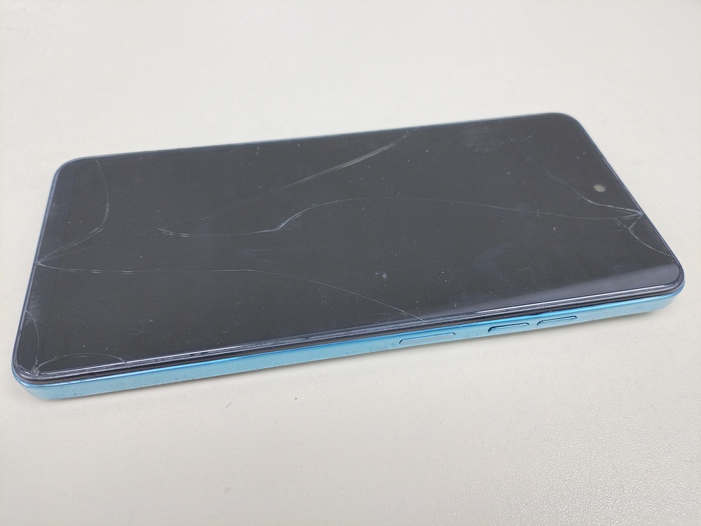 Смартфон Tecno Spark 20 8/256