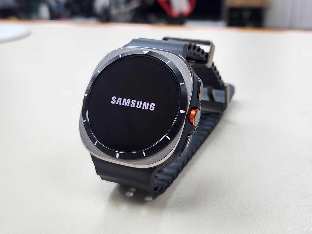 Смарт-часы Samsung Galaxy Watch Ultra 47мм LTE
