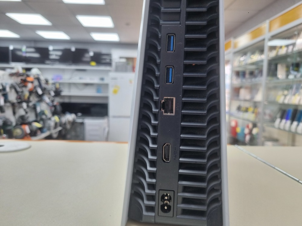 Игровая приставка PlayStation 5 825Gb (С дисководом)