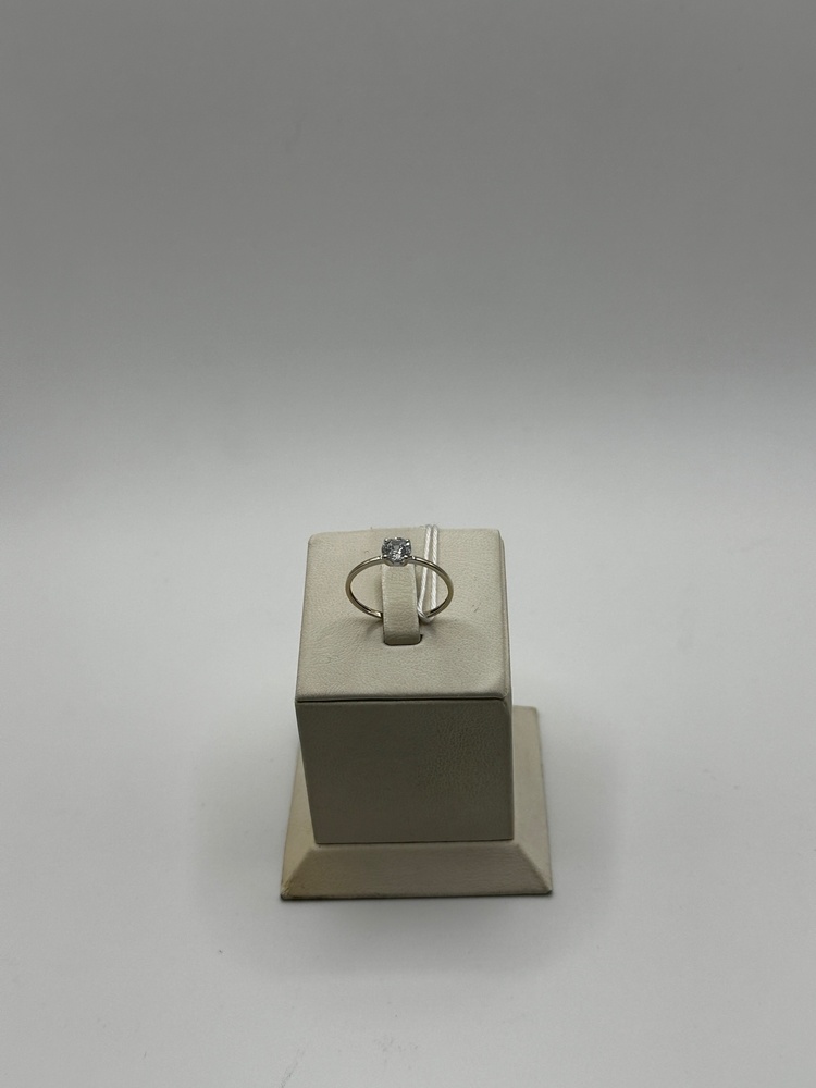 КОЛКМ585 КОЛЬЦО С КАМНЕМ (Au 585)